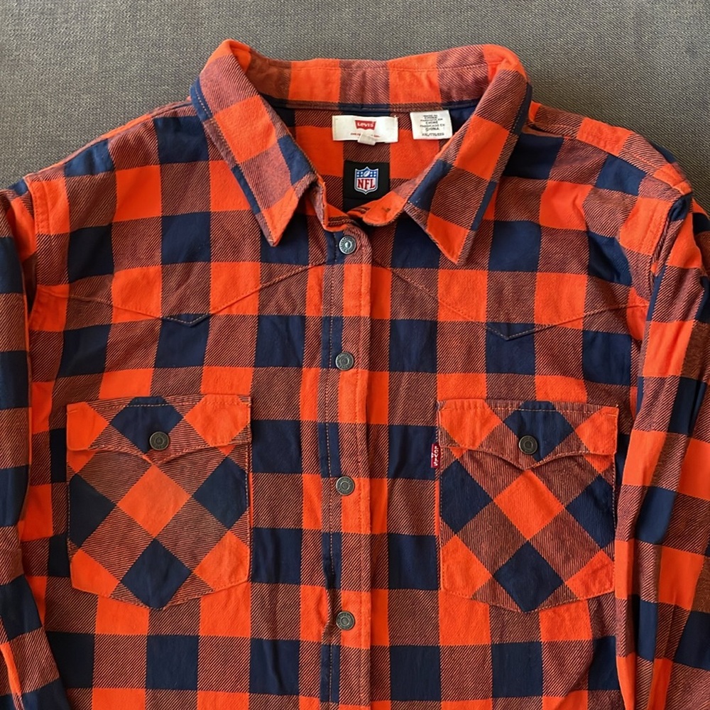 Levi’s Flannel - Picture 5 of 6